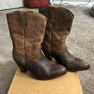Kenneth Cole brown boots